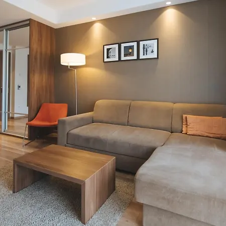 فندق Imola Platan