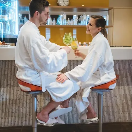 Imola Platan فندق