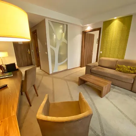 Imola Platan فندق 4*