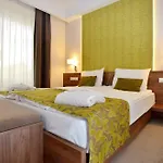 Imola Platán 4* Eger