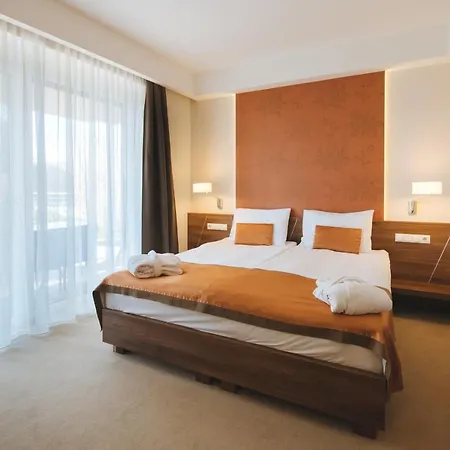 Imola Platan 4* Eger